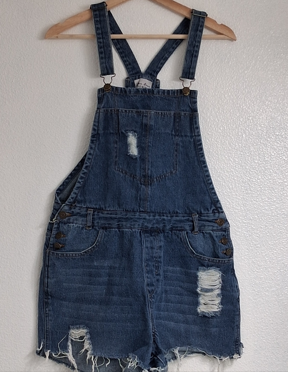 Love Tree Distressed Overall Shorts Size M